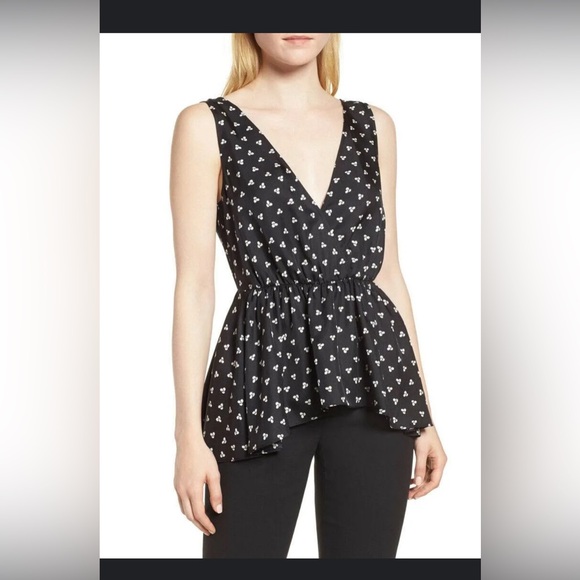 Lewit Silk 100% Nordstrom Sharkbite Hem 279$ Blouse , size Small - Picture 1 of 10